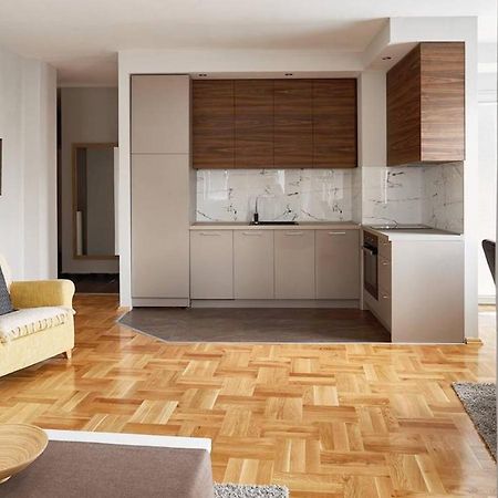 Bright Apartment Near City Center Skopje Exterior foto